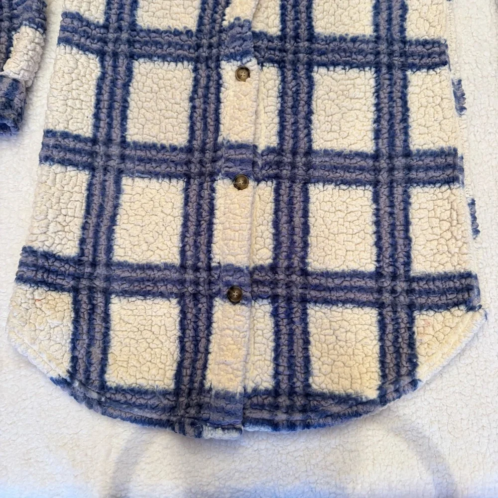 Almost Famous Sherpa Plaid Shacket Jacket Blue Cream Cozy XL - Picture 3 of 10